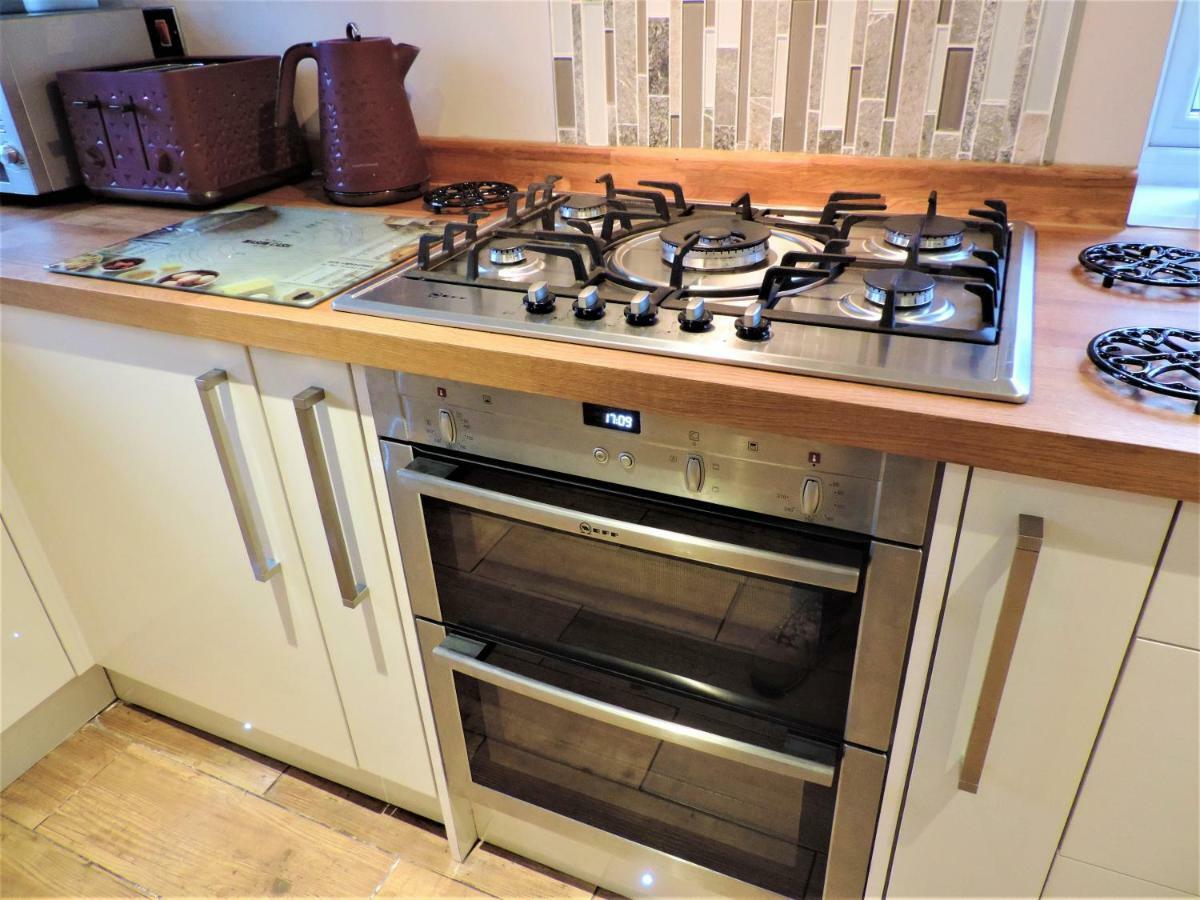 3 Bed Farnborough Air Accommodation エクステリア 写真