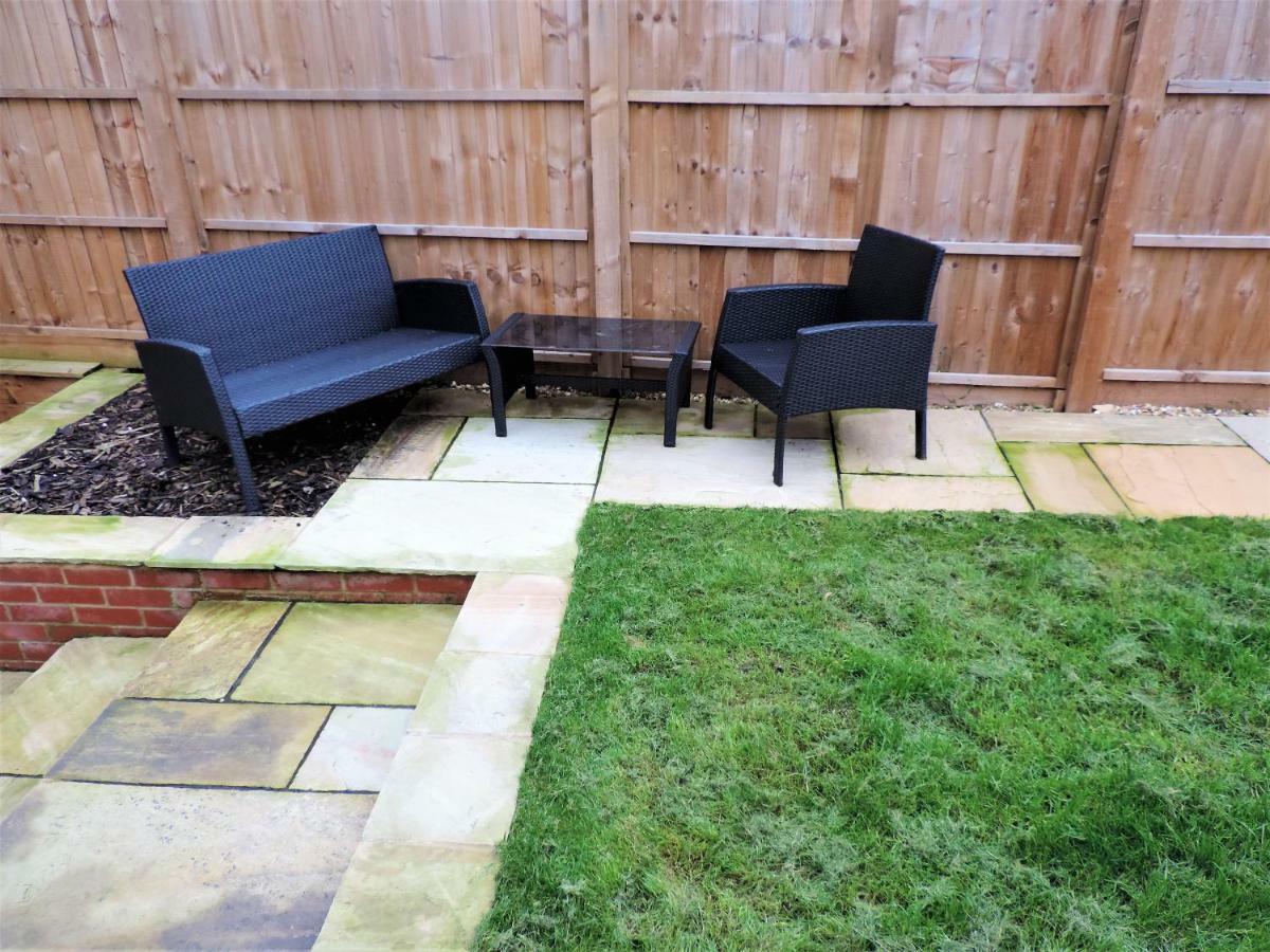 3 Bed Farnborough Air Accommodation エクステリア 写真