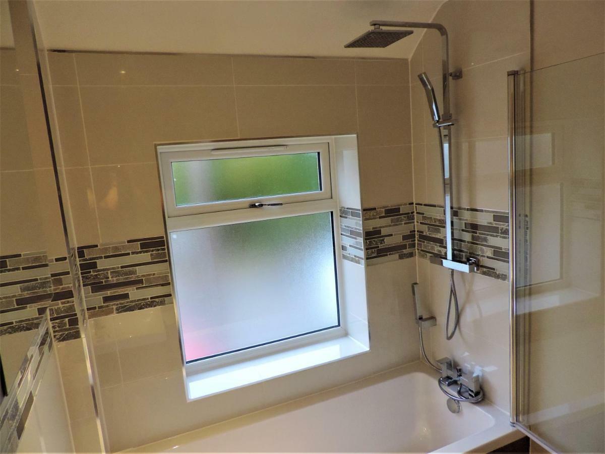 3 Bed Farnborough Air Accommodation エクステリア 写真
