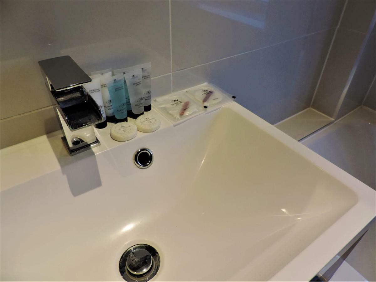 3 Bed Farnborough Air Accommodation エクステリア 写真
