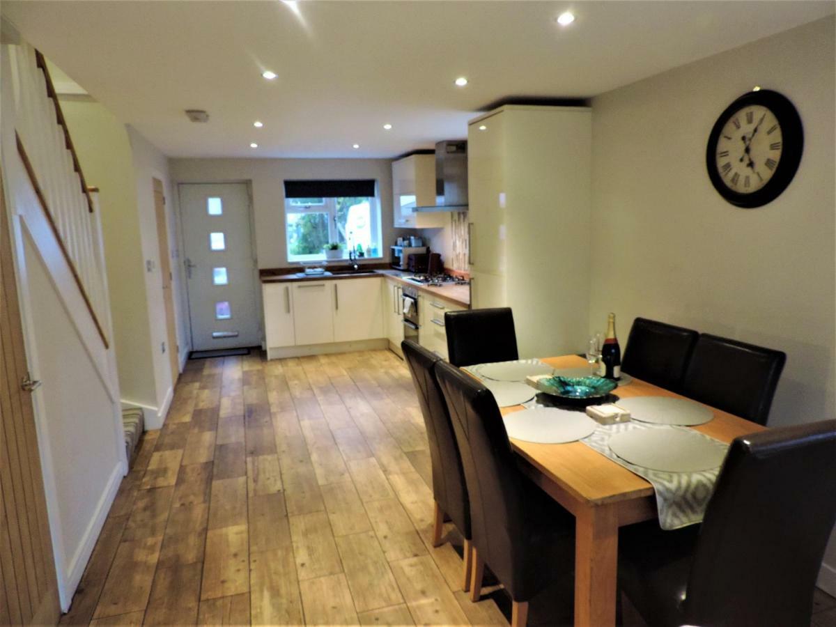 3 Bed Farnborough Air Accommodation エクステリア 写真